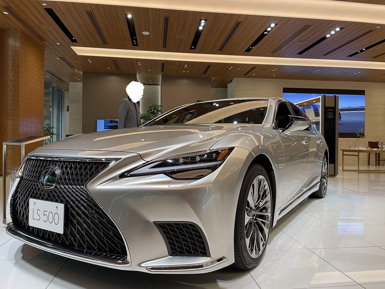 レクサス LS｜国産大型セダンはリセールが低め